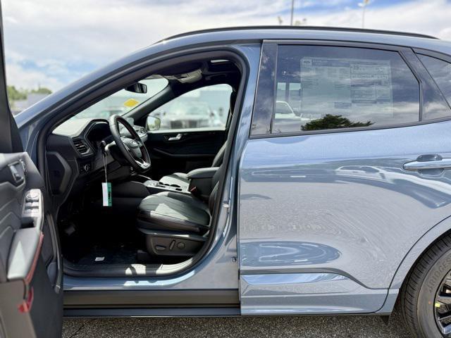 new 2025 Ford Escape car, priced at $39,700