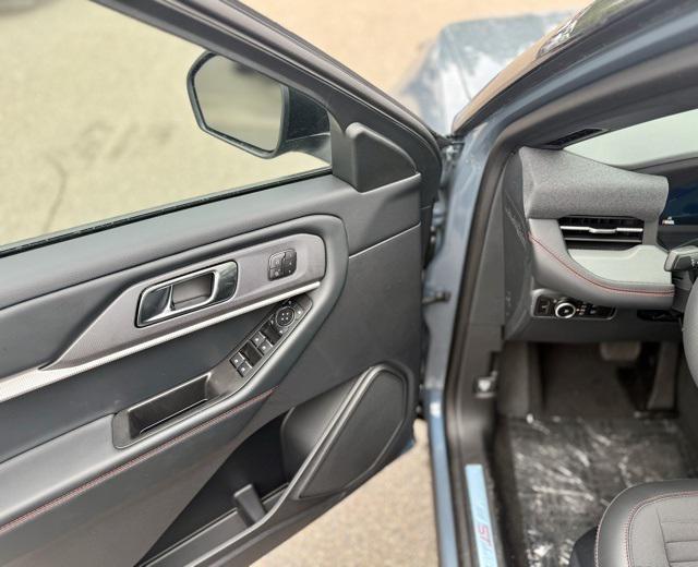 new 2025 Ford Explorer car, priced at $52,270
