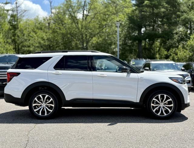 new 2025 Ford Explorer car, priced at $47,685