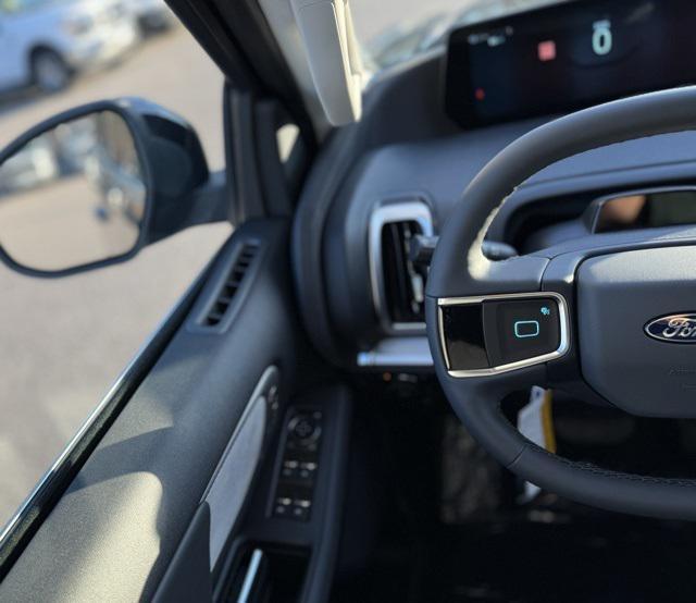 new 2025 Ford Expedition car, priced at $72,345