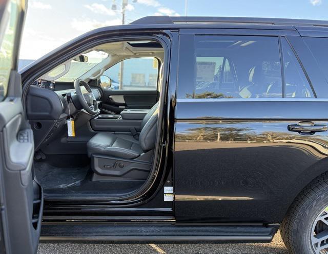 new 2025 Ford Expedition car, priced at $72,345