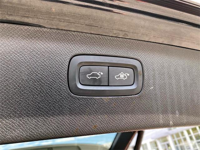 used 2021 Volvo XC90 car, priced at $28,500