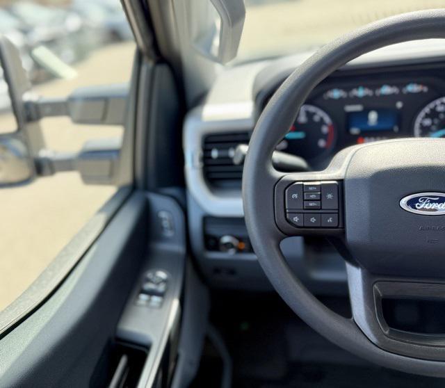 new 2025 Ford F-350 car, priced at $60,575