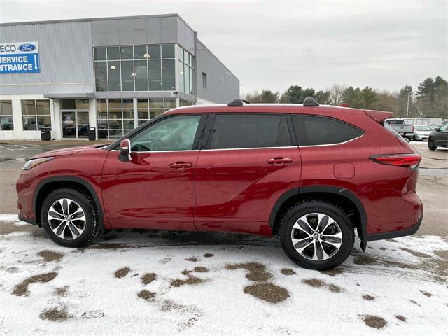 used 2022 Toyota Highlander car, priced at $33,000