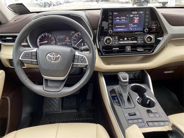 used 2022 Toyota Highlander car, priced at $33,000