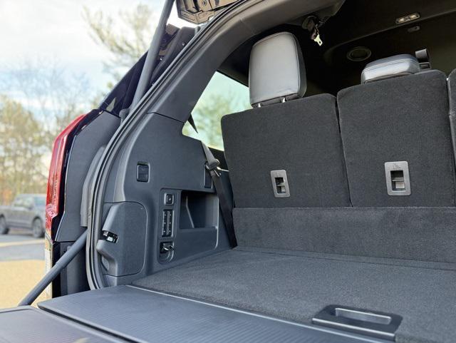 new 2025 Ford Expedition car, priced at $81,015