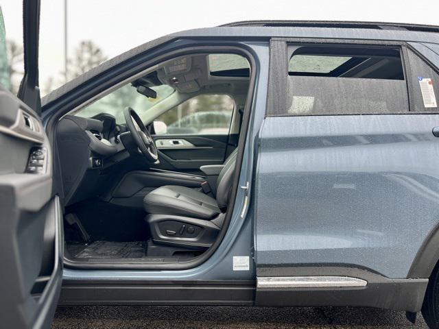 new 2025 Ford Explorer car, priced at $48,895