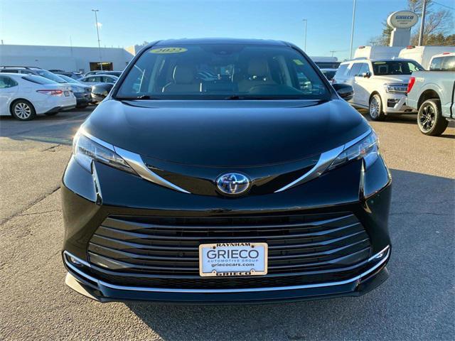 used 2022 Toyota Sienna car, priced at $41,500