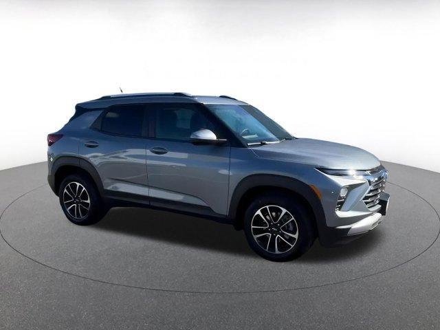 used 2025 Chevrolet TrailBlazer car, priced at $23,062