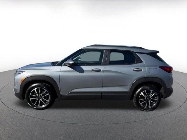 used 2025 Chevrolet TrailBlazer car, priced at $23,062