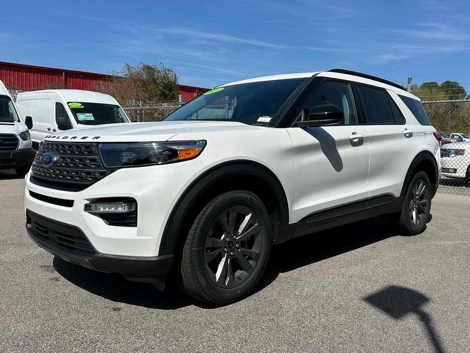 new 2024 Ford Explorer car, priced at $49,676