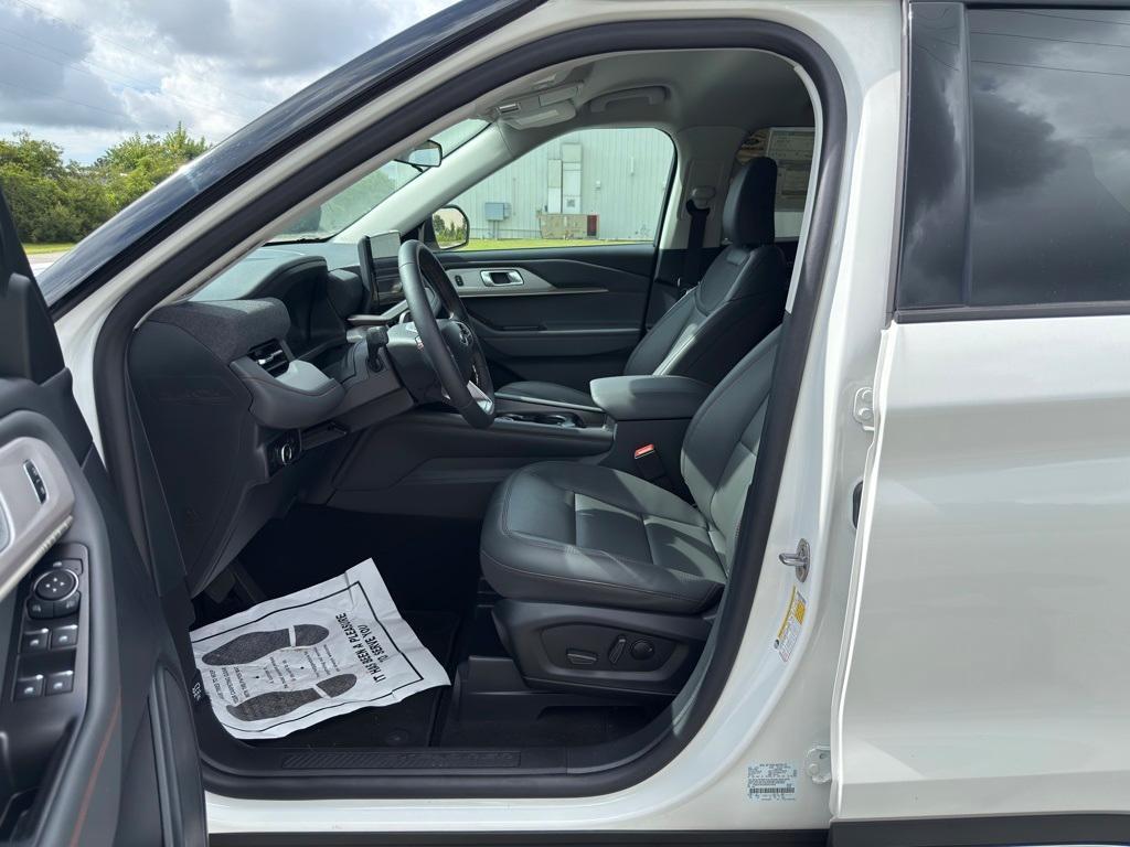 new 2025 Ford Explorer car, priced at $44,005