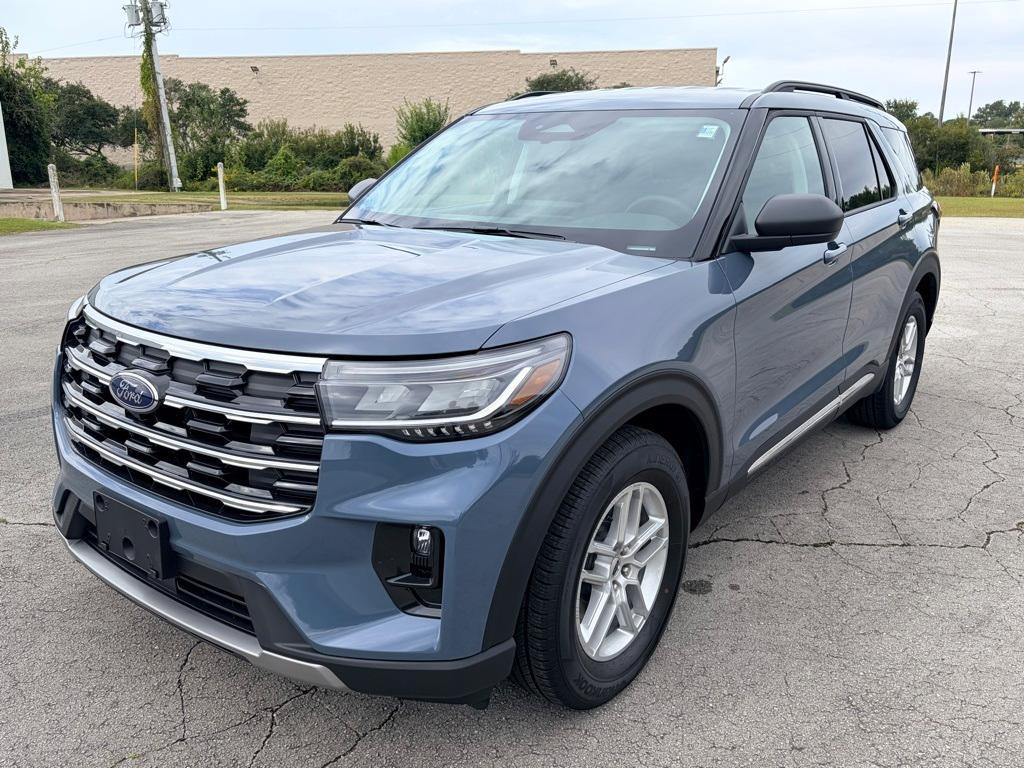 new 2025 Ford Explorer car, priced at $44,320