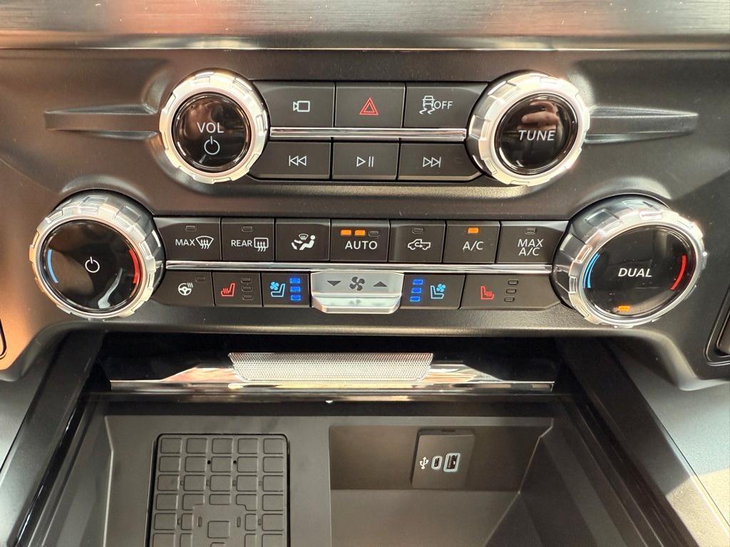 new 2025 Ford F-250 car, priced at $83,645