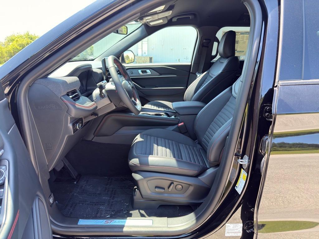 new 2025 Ford Explorer car, priced at $48,545