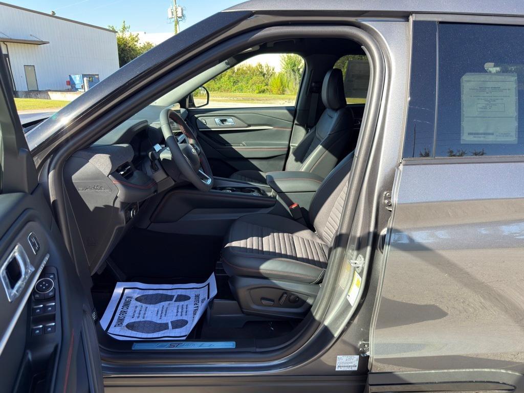 new 2025 Ford Explorer car, priced at $49,180