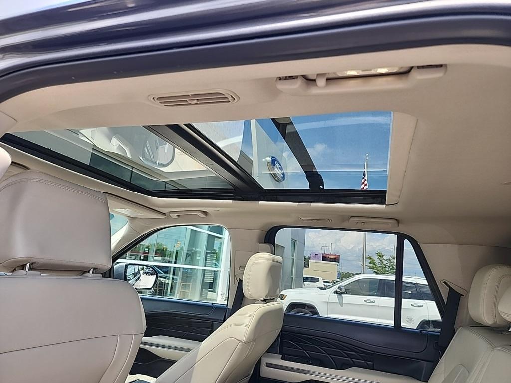 used 2021 Ford Expedition car, priced at $49,821