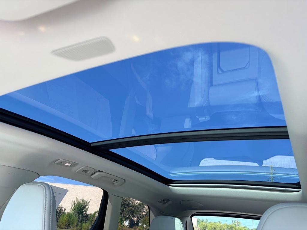 used 2022 Volvo XC60 car, priced at $34,503