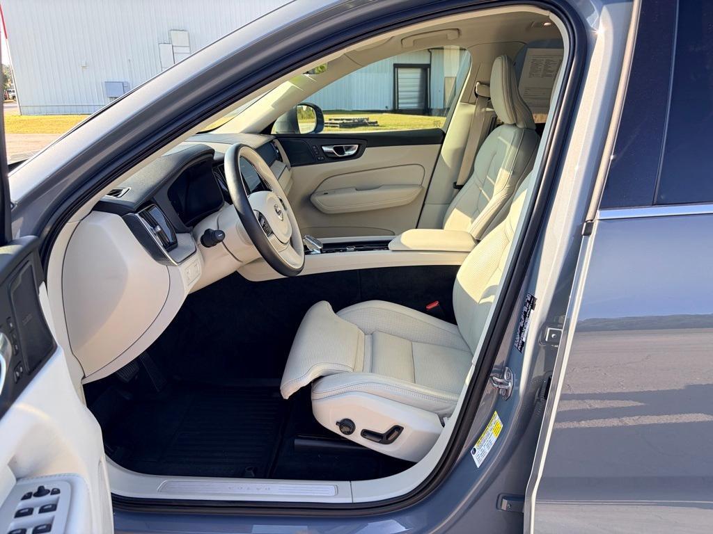 used 2022 Volvo XC60 car, priced at $34,503