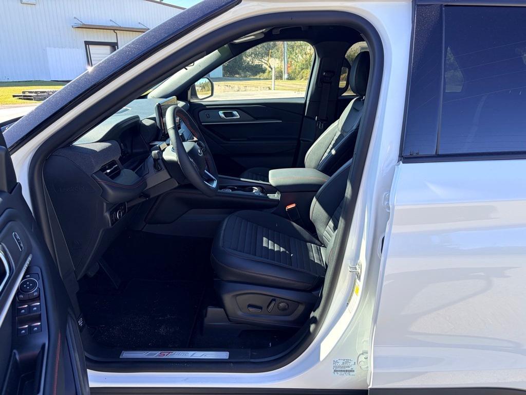 new 2025 Ford Explorer car, priced at $46,465