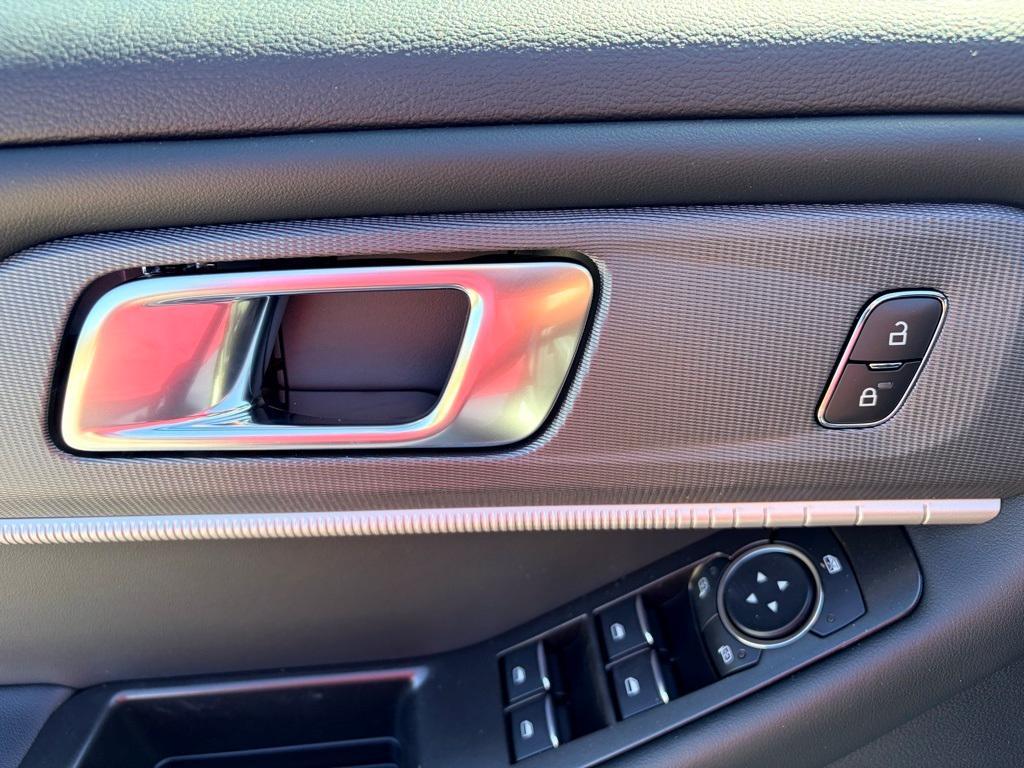 new 2025 Ford Explorer car, priced at $46,465