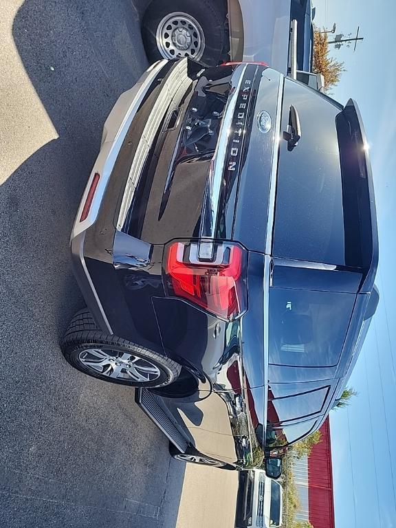 used 2024 Ford Expedition car, priced at $53,993