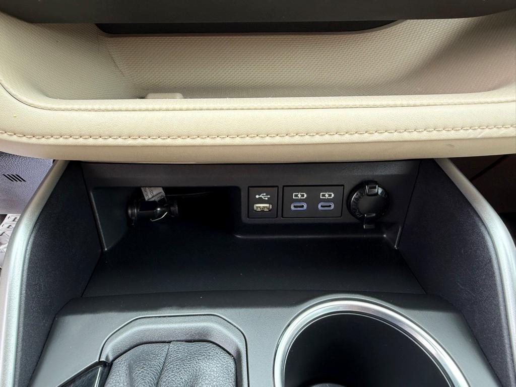 used 2022 Toyota Highlander car, priced at $30,942