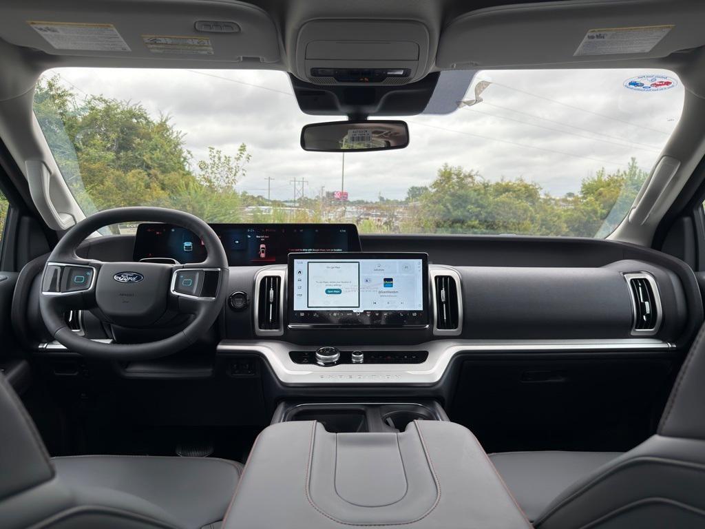 new 2025 Ford Expedition car, priced at $69,725