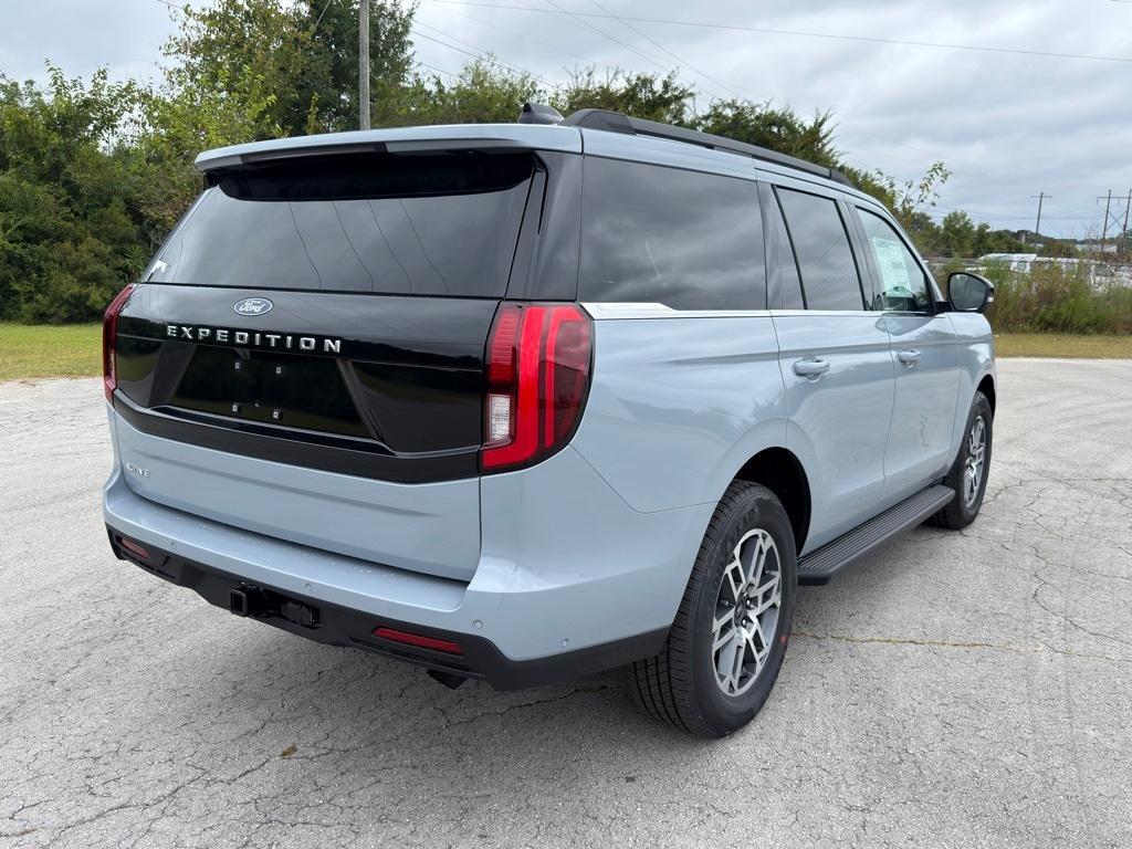 new 2025 Ford Expedition car, priced at $69,725