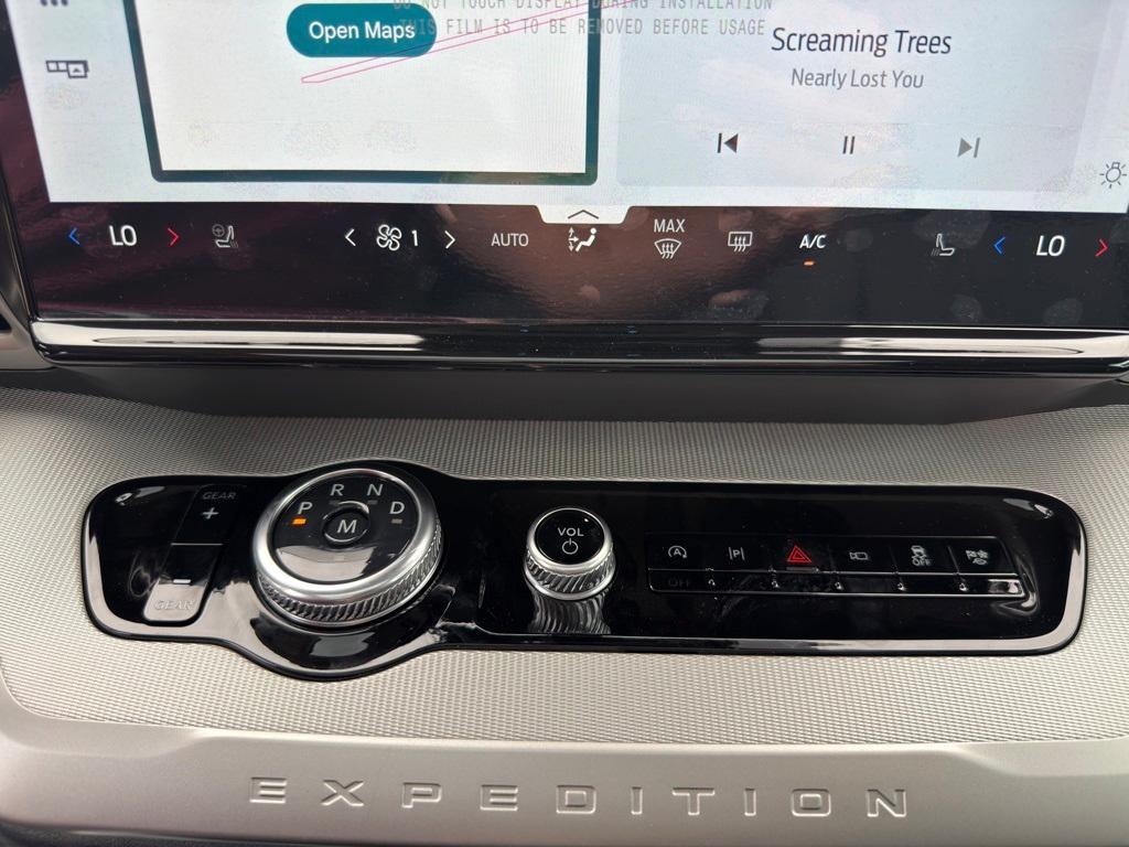 new 2025 Ford Expedition car, priced at $69,725