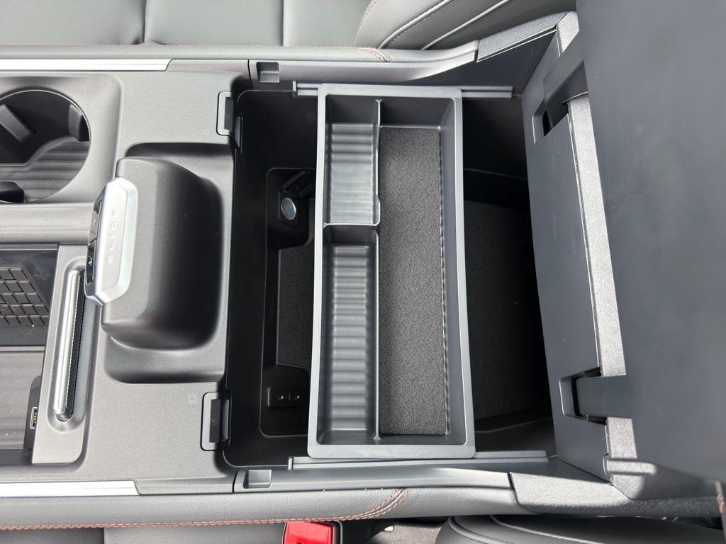 new 2025 Ford Expedition car, priced at $69,725