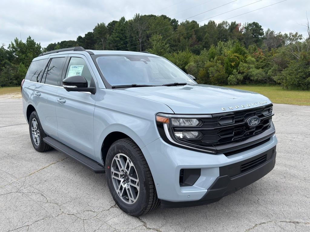 new 2025 Ford Expedition car, priced at $69,725
