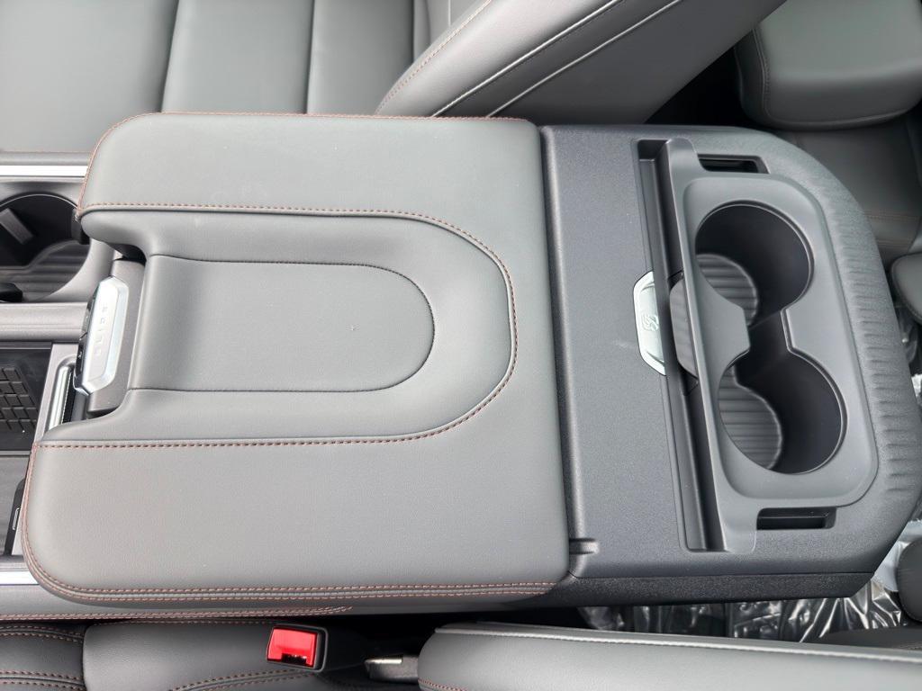 new 2025 Ford Expedition car, priced at $69,725