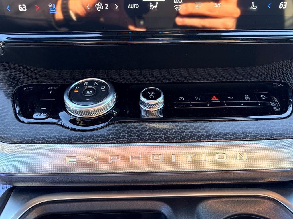 new 2025 Ford Expedition Max car, priced at $86,990