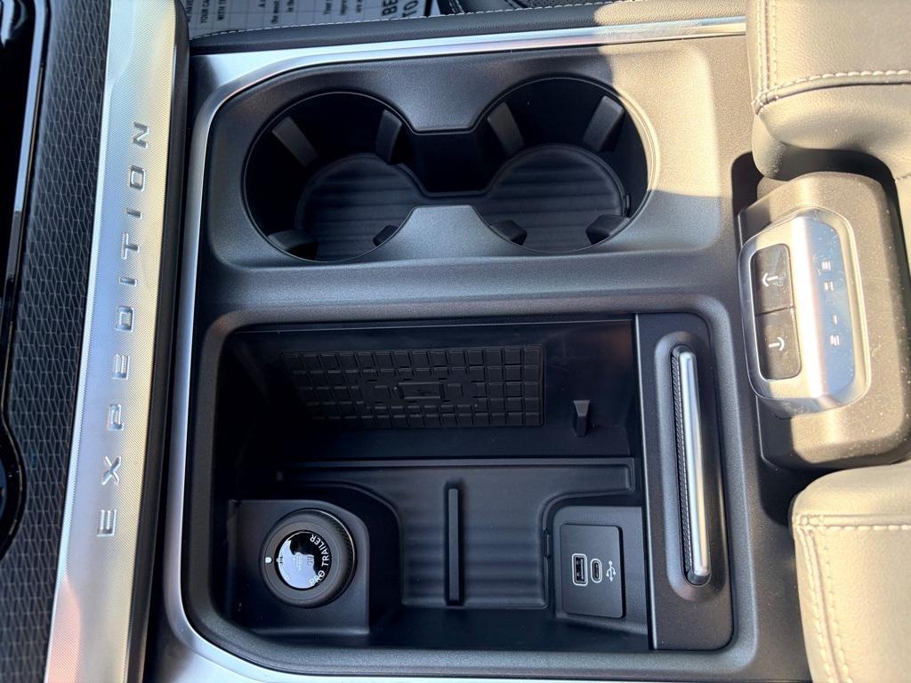 new 2025 Ford Expedition Max car, priced at $86,990