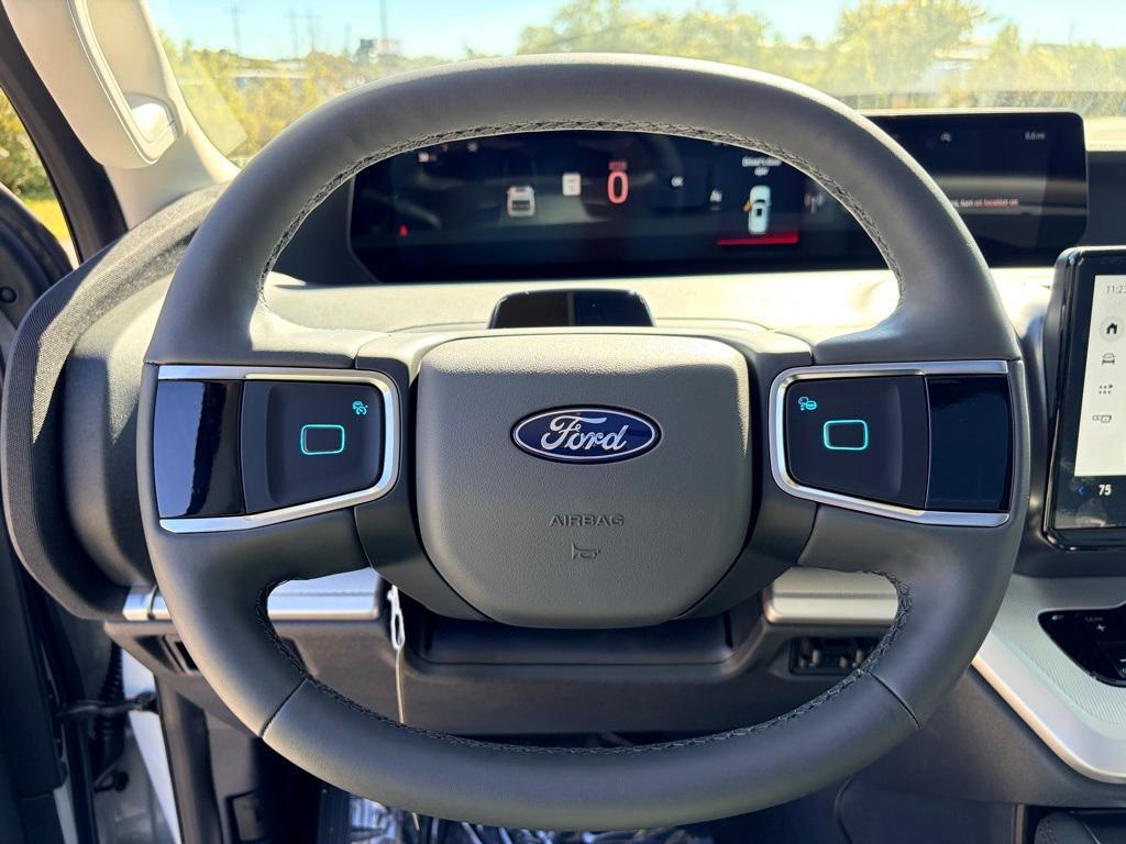 new 2025 Ford Expedition car, priced at $68,345