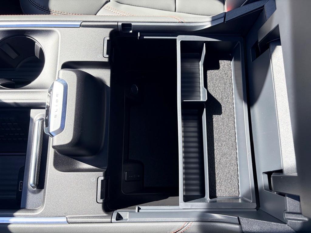 new 2025 Ford Expedition car, priced at $68,345