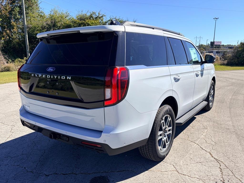 new 2025 Ford Expedition car, priced at $68,345
