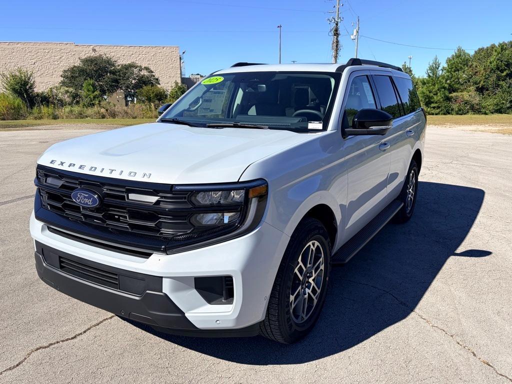 new 2025 Ford Expedition car, priced at $68,345