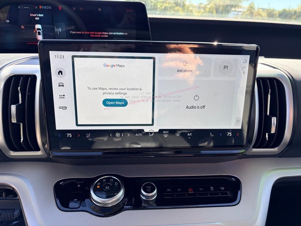 new 2025 Ford Expedition car, priced at $68,345