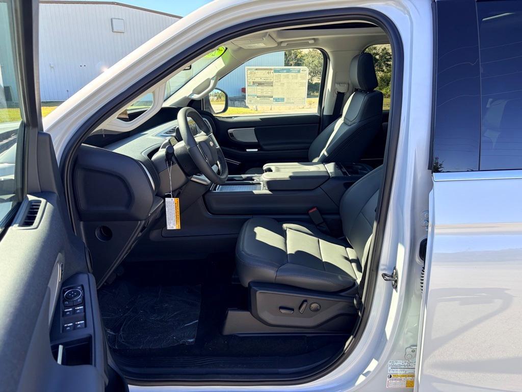 new 2025 Ford Expedition car, priced at $68,345