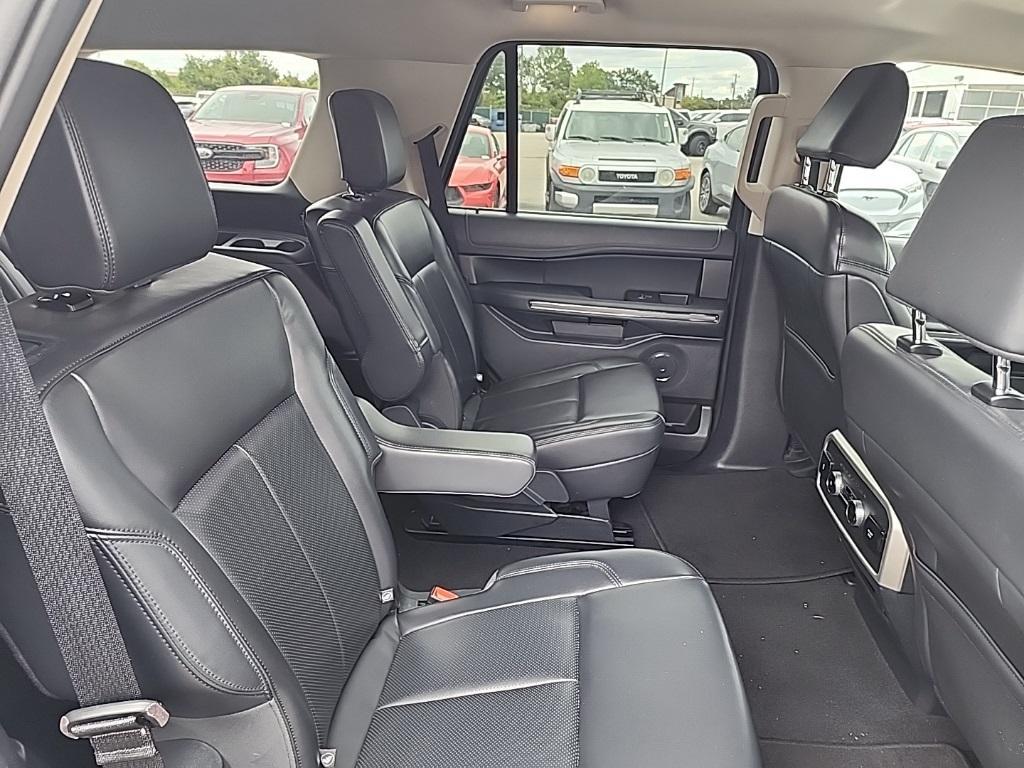 used 2024 Ford Expedition car, priced at $44,877
