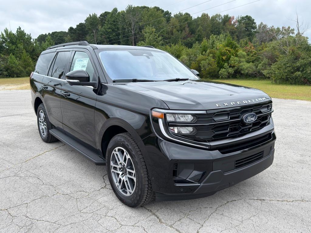 new 2025 Ford Expedition car, priced at $68,955