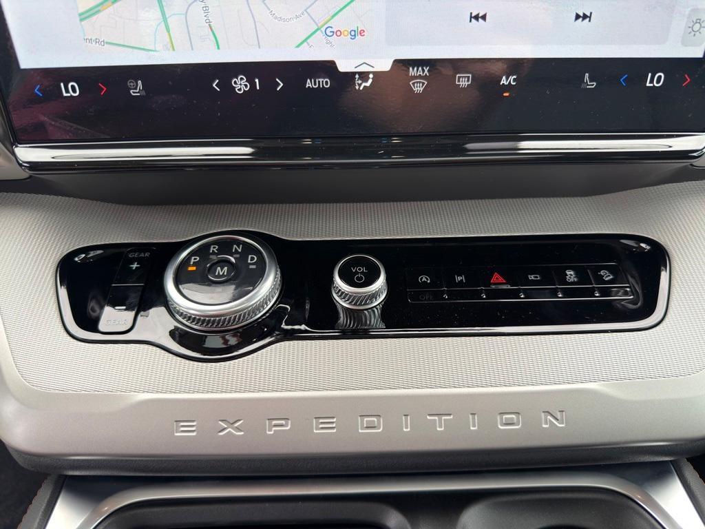 new 2025 Ford Expedition car, priced at $68,955
