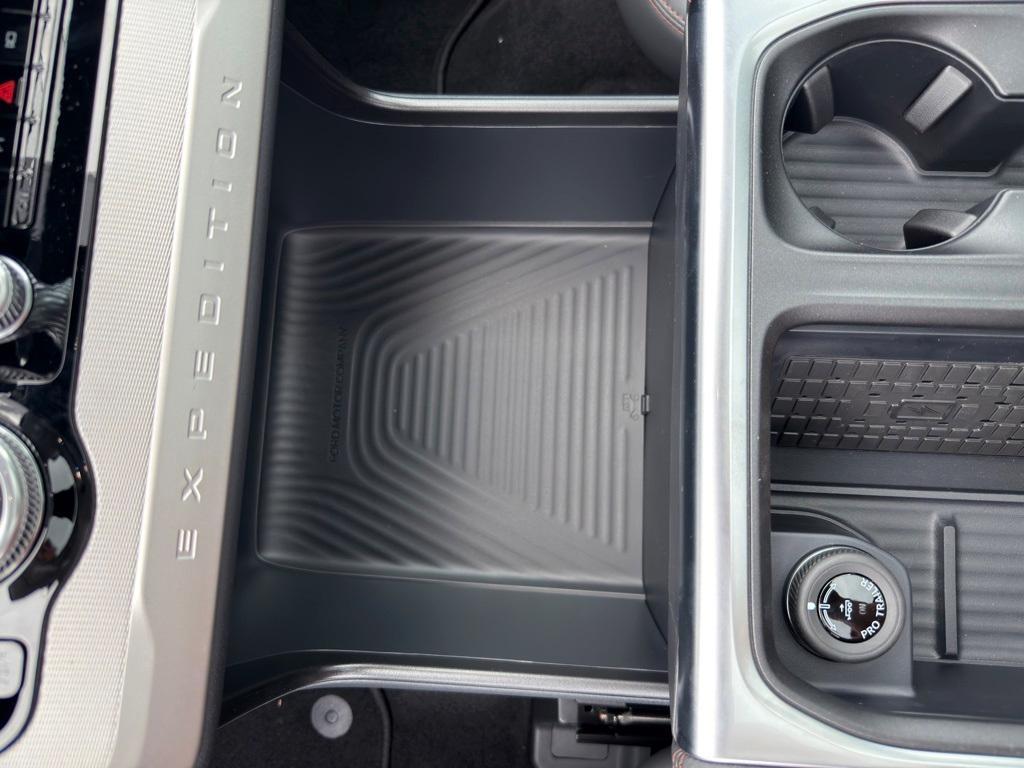 new 2025 Ford Expedition car, priced at $68,955