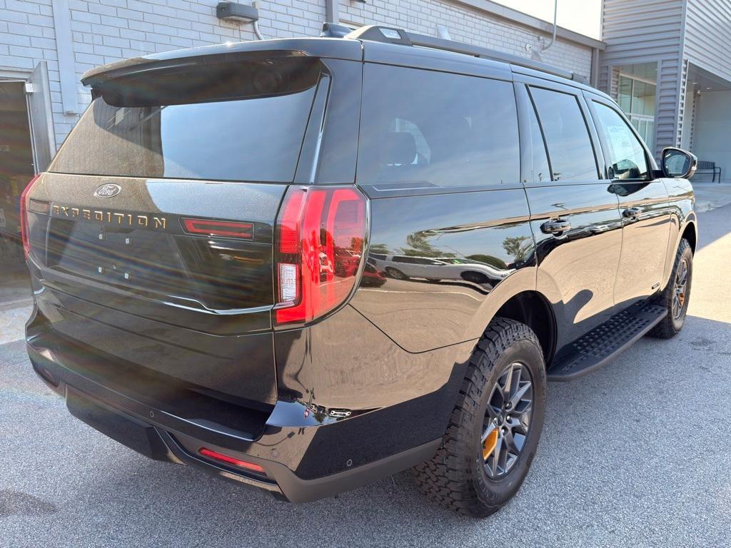 new 2025 Ford Expedition car, priced at $83,025