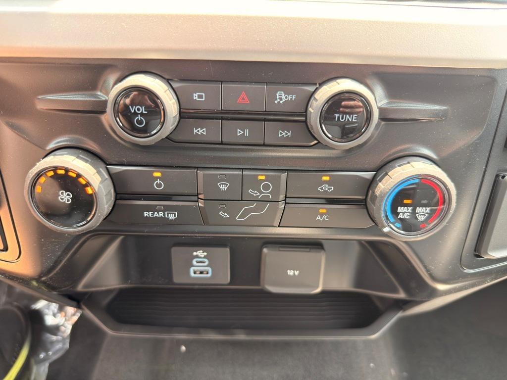 new 2025 Ford F-250 car, priced at $62,115