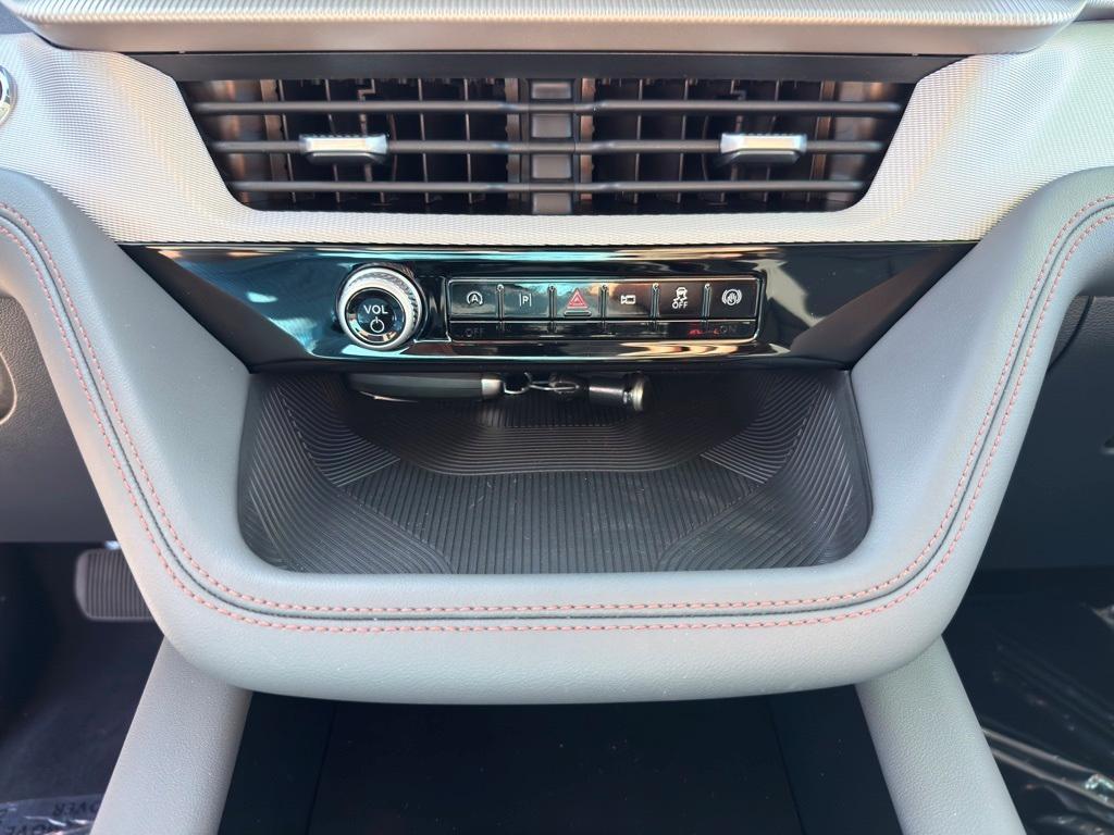 new 2025 Ford Explorer car, priced at $47,655
