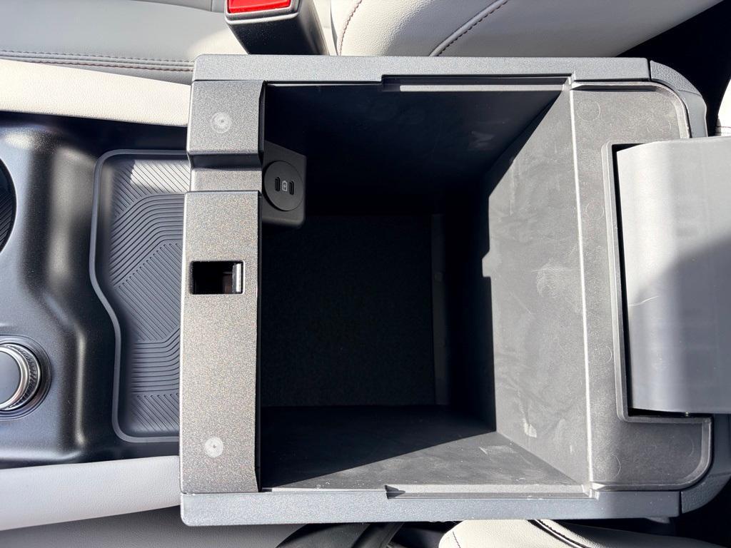new 2025 Ford Explorer car, priced at $44,560