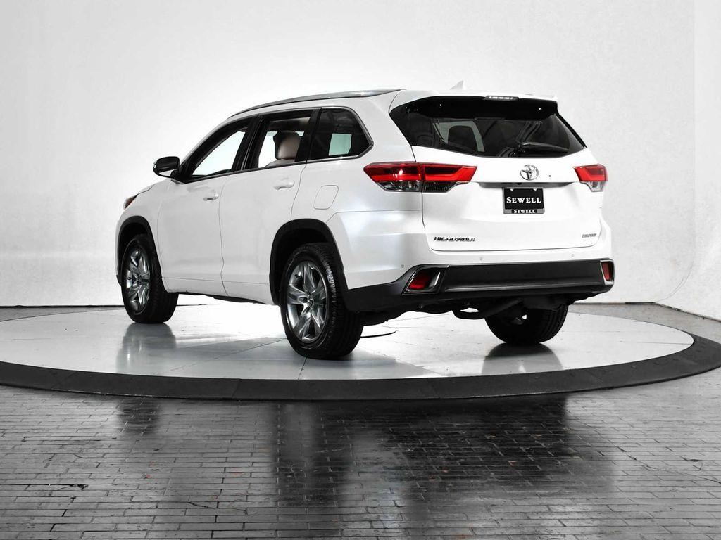 used 2019 Toyota Highlander car, priced at $27,688